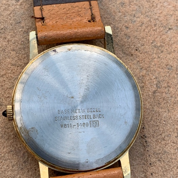 Vintage Gold Tone Mickey Mouse Lorus Watch - Picture 3 of 7